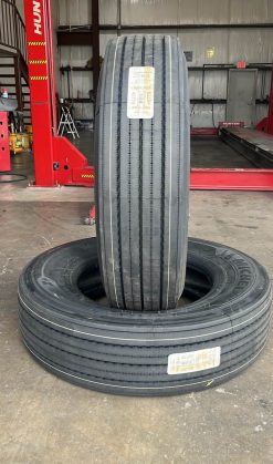Michelin Steer Tire 295/75R22.5 (16 Ply)